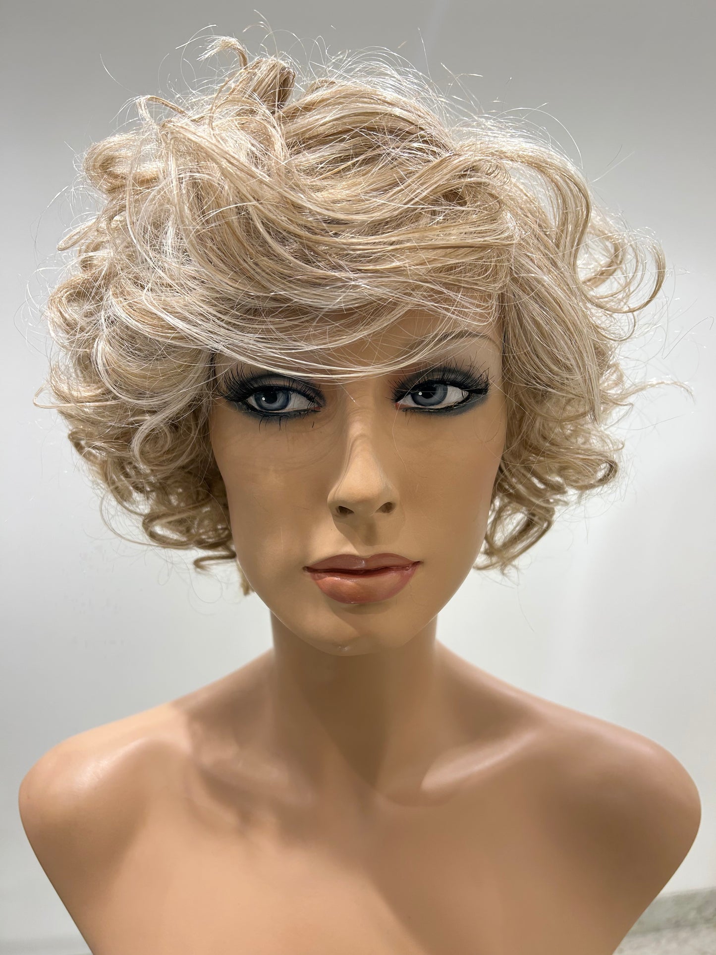MACY BLONDE
