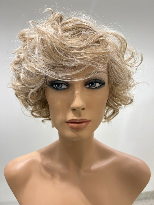 MACY BLONDE